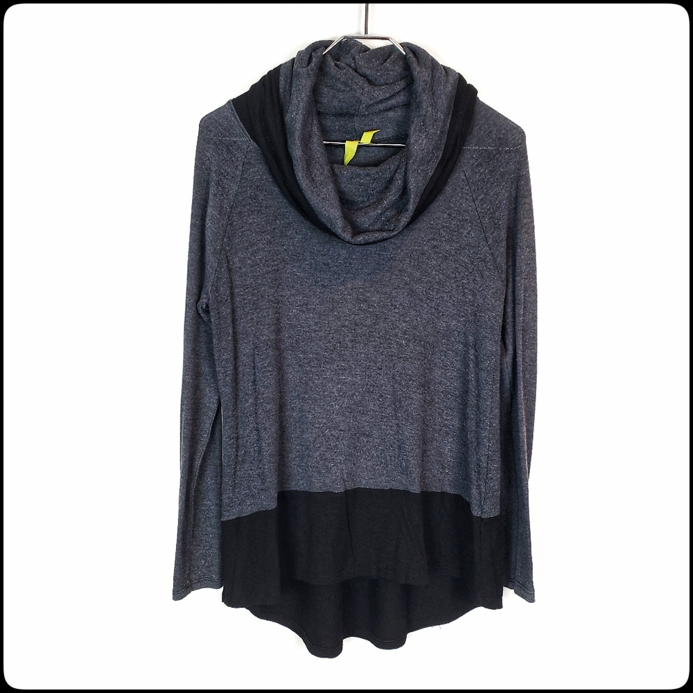 GREEN DRAGON Long Sleeve Top Color Block Gray & Black Cowl Neck Size: Small